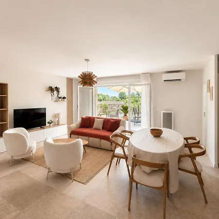 82m2 6 People Terrace Air Conditioning Parking *