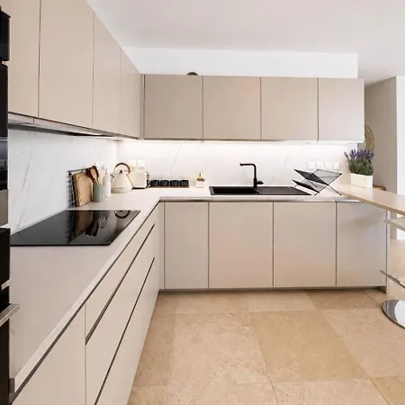 Апартаменты 82m2 6 People Terrace Air Conditioning Parking