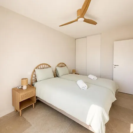 82m2 6 People Terrace Air Conditioning Parking *