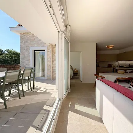 82m2 6 People Terrace Air Conditioning Parking Διαμέρισμα Cogolin