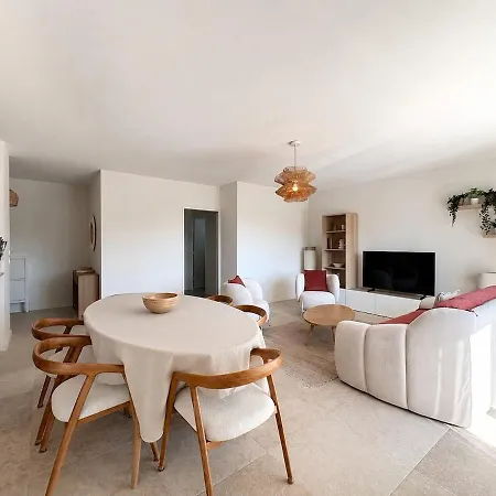 82m2 6 People Terrace Air Conditioning Parking *